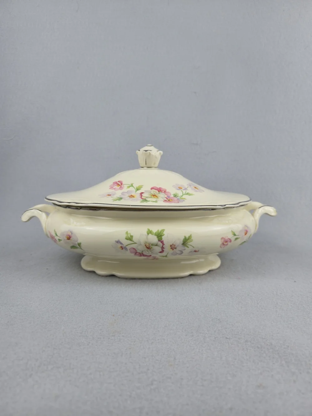 Please review all photos carefully for exact measurements and item condition. Fe